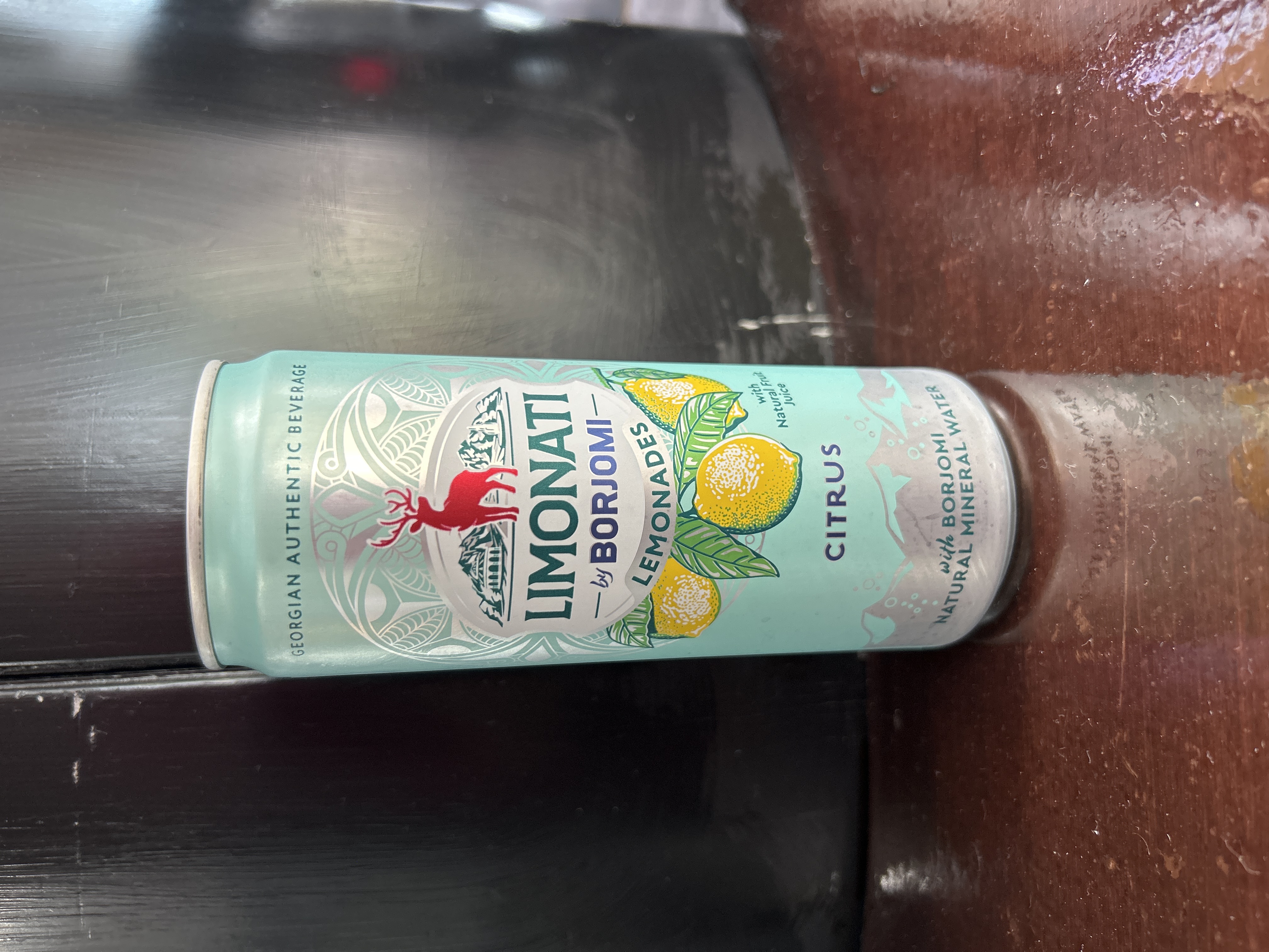 BORJOMİ MİNERALLİ AROMALI SU
